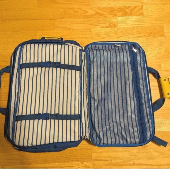 NWOT - Love Taza Target 2-in-1 Carry on Duffel Bag Backpack - Picture 4 of 12